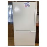 AMANA REFRIGERATOR FREEZER