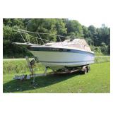 BAYLINER CIERA W/ SHORELINE TRAILER