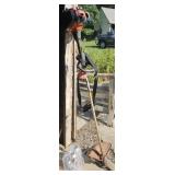 HUSQUARVNA 129L GAS TRIMMER W/ LINE & FUEL