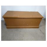 WOOD CHEST/TRUNK