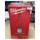 MILWAUKEE 2 GAL. HANDHELD SPRAYER KIT