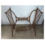 CAST IRON SINGER SEWING MACHINE BASE