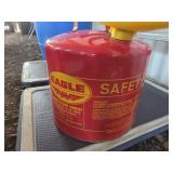5 Gallon safety gas/fuel can