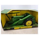 ERTL John Deere 60 Tractor 1/16 Die-Cast Model