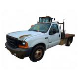 Ford F-350 Super Duty Flatbed Truck*
