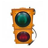 Econolite Traffic Signal Light 10x7x21 in