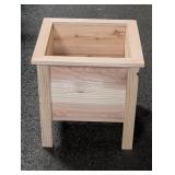 NATURAL CEDAR PLANTER