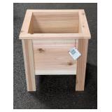 NATURAL CEDAR PLANTER