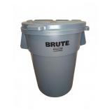 Rubbermaid Brute 44-Gallon Trash Can with Lid