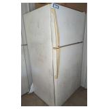 Amana Top-Freezer Refrigerator Model THI21S3W