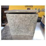 Glenfield Baxter Dairies Milk Box