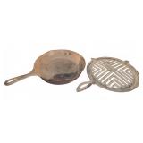 Wagner Sidney Cast Iron Skillet & Meat Broiler