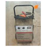 Schumacher 10/40A Battery Charger 100/200A Starter
