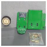 Taylor Altimeter, Green Bracket, Fastener Kit Lot