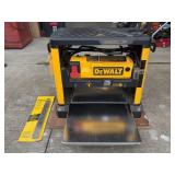 DeWalt DW733 Thickness Planer with Extra Blade