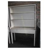 OPEN WORK STATION WITH SIT BACK SHELF