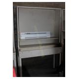 OPEN WORK STATION WITH SIT BACK SHELF