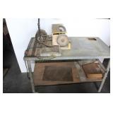 GRINDER 2 STATION MOUNTED ON TABLE