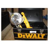 DEWALT 5/3 HAND SAW, 18 VOLT