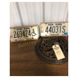 3 NY LICENSE PLATES, CAST IRON BASE PLATE