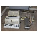 4 ACCORDEONS