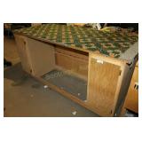 ROLLING WOODEN WORK STAND, 2 DOORS