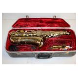 9532A SAXOPHONE IN CASE