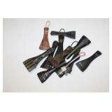 GROUP OF VARIOUS VIOLIN PARTS AND BOWS