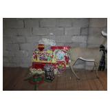 CHRISTMAS LAWN DECORATIONS AND ORNAMENTS