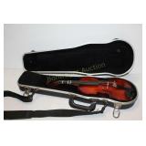 KLAUS MUELLER 1/4 SIZE VIOLIN IN HARD CASE