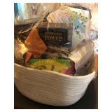 SNACK & GAME BASKET