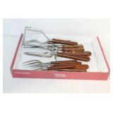 12 PIECES OF ROBESON CUTLERY