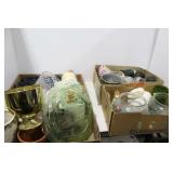 GROUPING OF HOUSEHOLD DECORATIONS