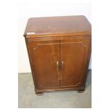 2 DOOR RECORD CABINET