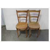 2 MATCHING CHAIRS