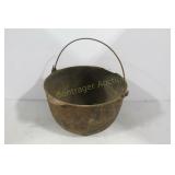 CAST IRON CAULDRON WITH BAIL HANDLE