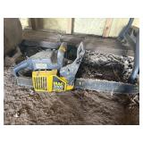 MAC 3200 CHAINSAW, PULLS OVER