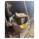 PAIL OF VINTAGE HINGES