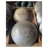 2 INTERNATIONAL HUB CAPS
