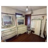 3 PC ANTIQUE BEDROOM SET, FULL FRAME, W/ CHAIR