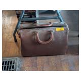LEATHER DOCTORS BAG
