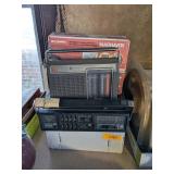 2 VINTAGE GE RADIOS