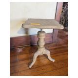 ANTIQUE METAL LEGGED SPINNING TOP PLANT STAND
