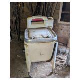 ANTIQUE MAYTAG WASHING MACHINE