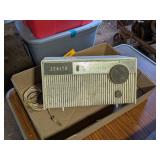 ANTIQUE ZENITH RADIO