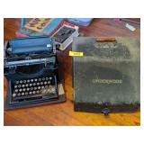 UNDERWOOD ANTIQUE TYPEWRITER