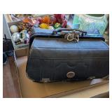 VINTAGE LEATHER DOCTORS BAG