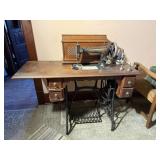 1895 SINGER SEWING MACHINE
