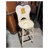 ANTIQUE METAL CHILD'S CHAIR