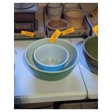 2 PYREX MIXING BOWLS